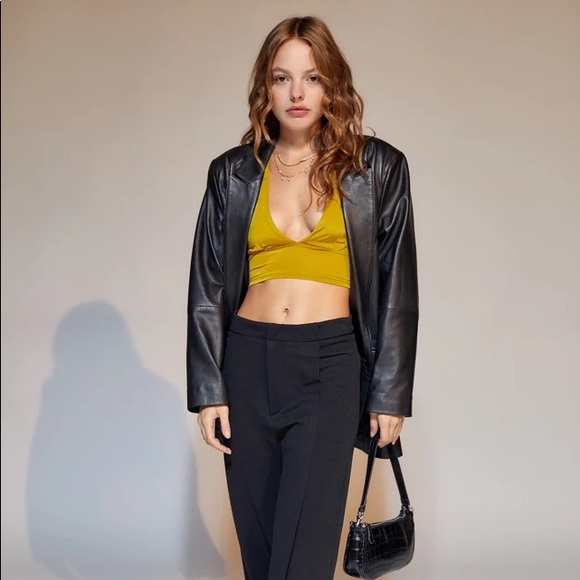 Urban Outfitters Iris Tie-Back Plunge Top - Picture 4 of 7